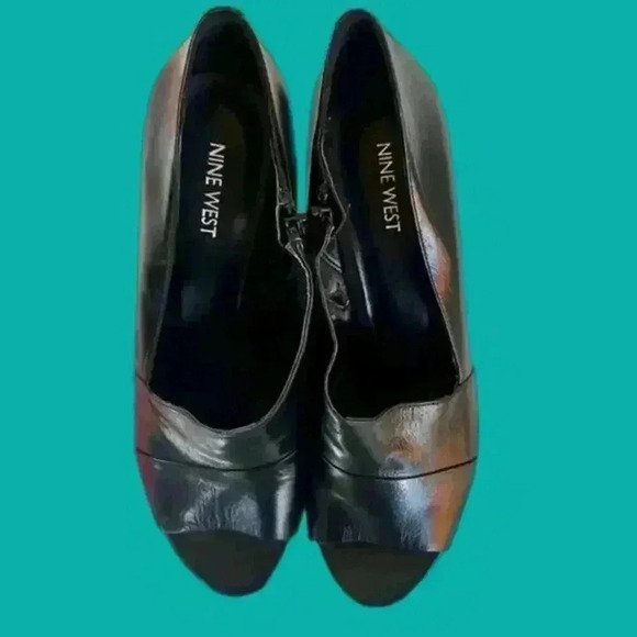 Nine West Black Leather 4" Heels w/ Peep Toe and Side Zip Closure‎  Size 10M - Picture 1 of 7